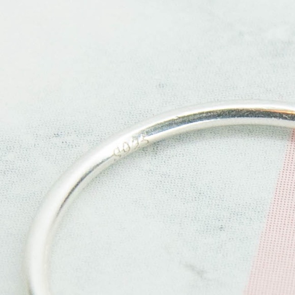1mm 925 Sterling Silver Minimalist solid band ring
Metal Tested ✔️ - Picture 3 of 6